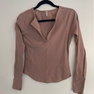 Free people Billie layering top long sleeve. Mauve. Size M.